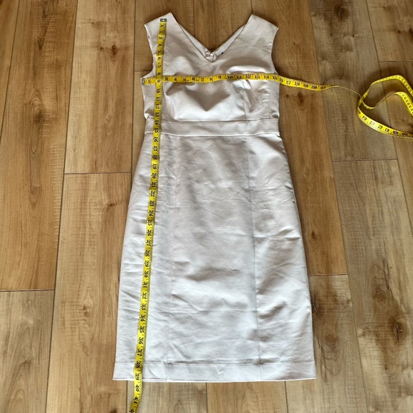 NWT Ann Taylor Double V Seamed Sheath Bi-Stretch Pebble Gray Melange Size 4 - Picture 8 of 13